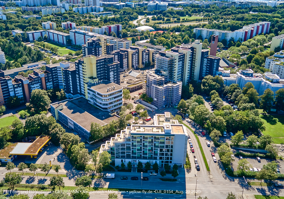 20.08.2020 - Marx-Zentrum - Wohnanlage KMR 52-62 und Studentenwohnheim in Neuperlach